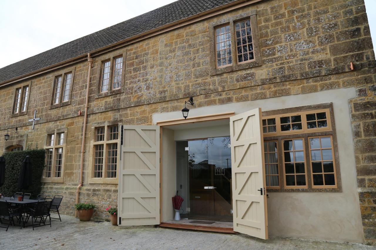 North Cadbury Court Coach Houses 外观 照片